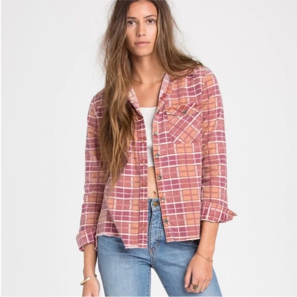 Billabong Tops - Billabong pink flannel